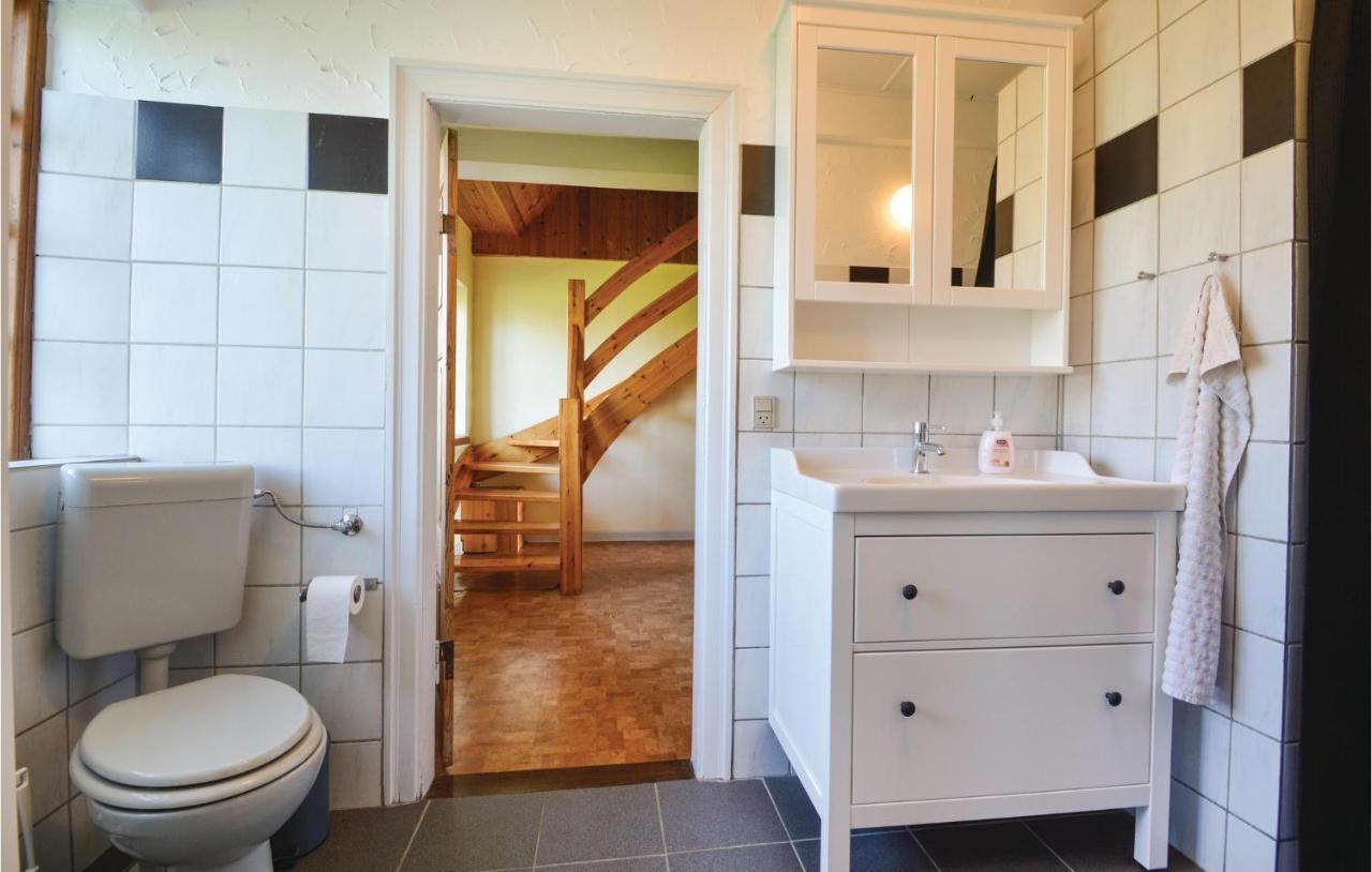 Holiday home Stunning In With Kitchen